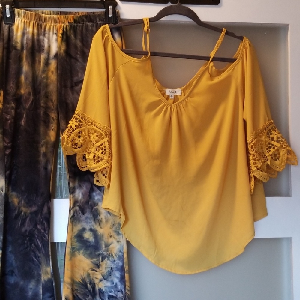 Love J Cold Shoulder Top XL